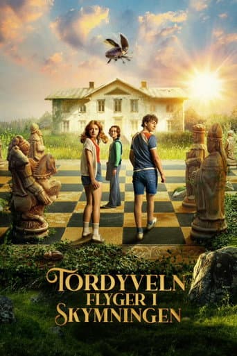 Poster de Tordyveln flyger i skymningen